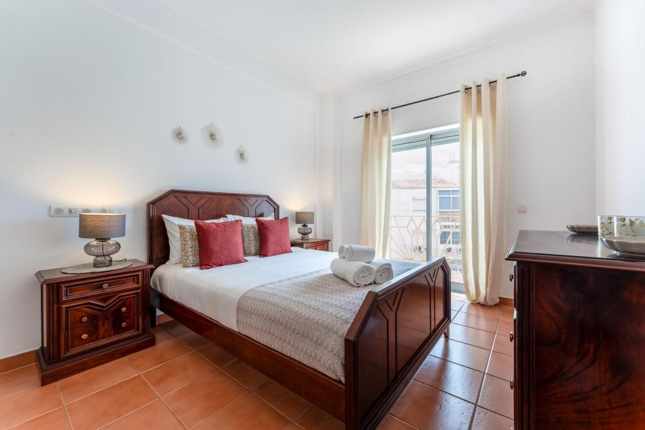 Peaceful 1 Bdr Apartment W/ Balcony By Lovelystay Almancil Exterior photo